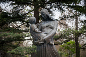 به نگاه مادر سوگند